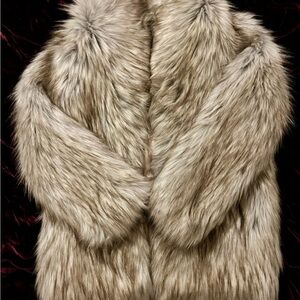 Luxurious Faux Fur Coat in Tan